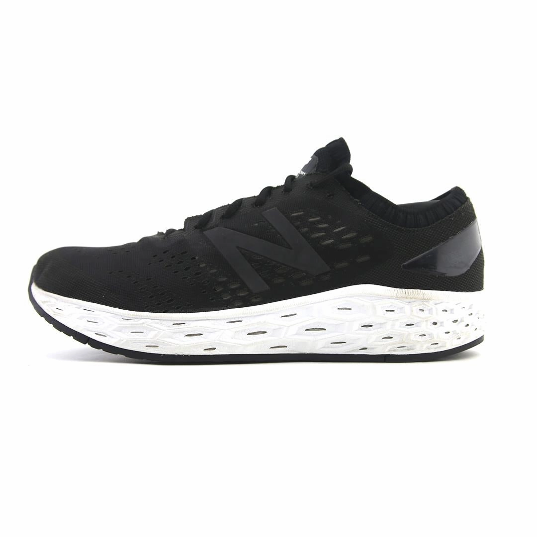 satin - finish - design shoes NEW BALANCE FRESH FOAM VONGO V4