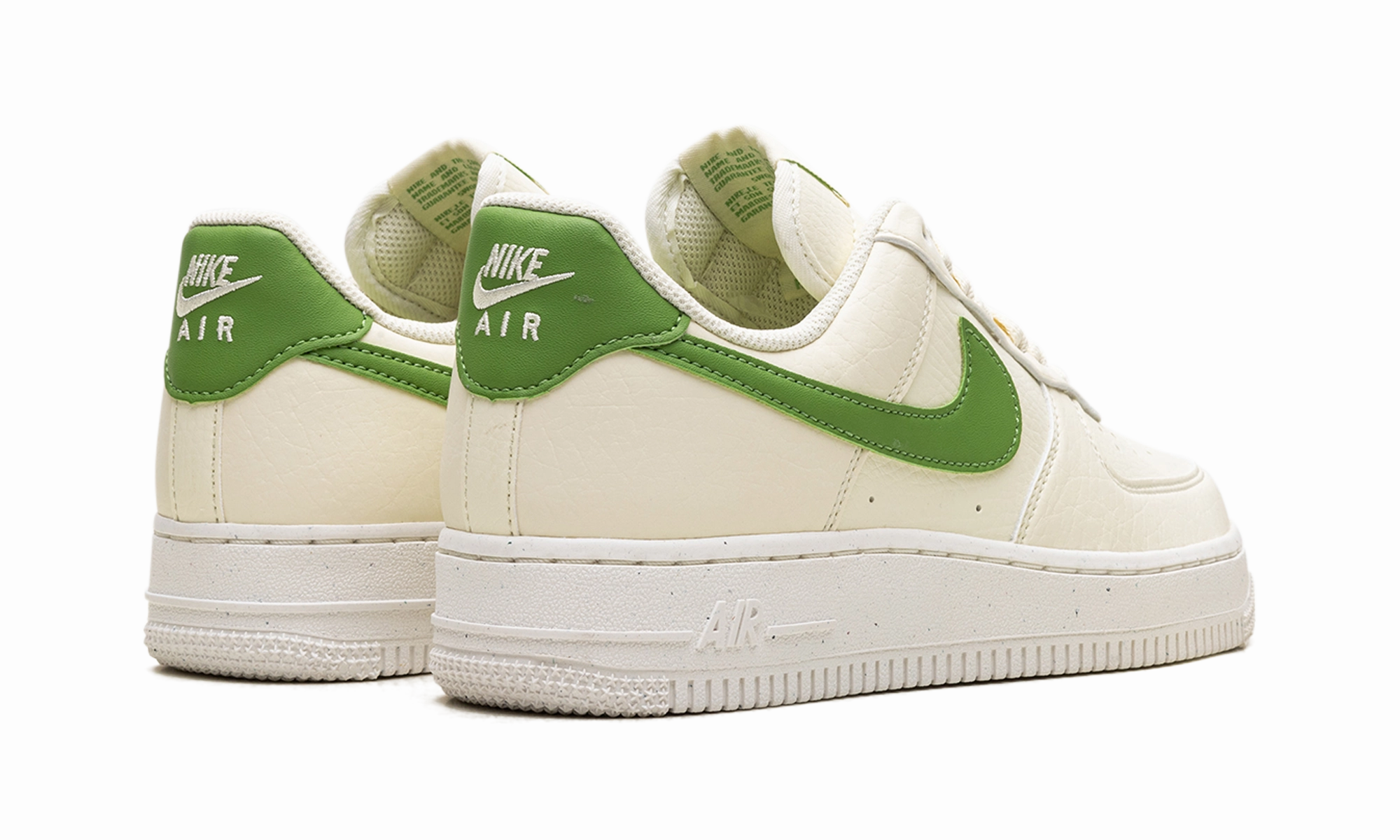 NIKE AIR FORCE 1 '07 LO WMNS "COCONUT MILK" Slow Jog