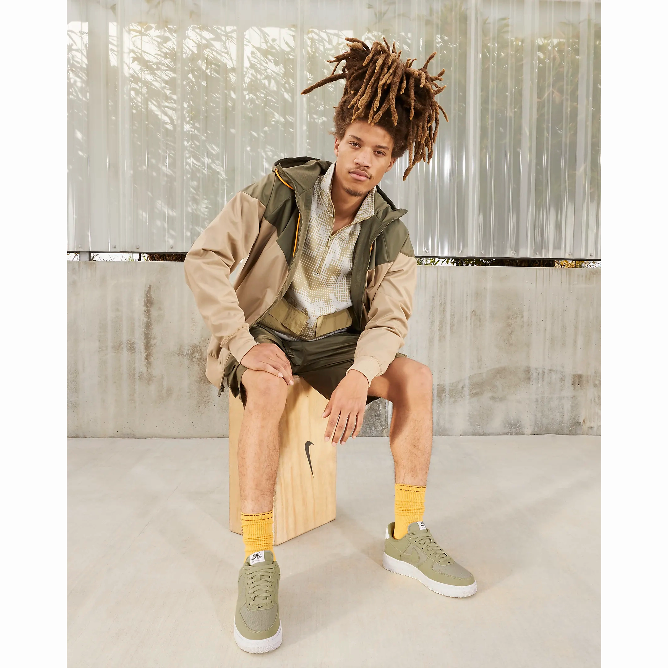 Toe box space Easy Cushioning Nike Men's Air Force 1 '07 LV8 Shoes - Neutral Olive / Sail / Black