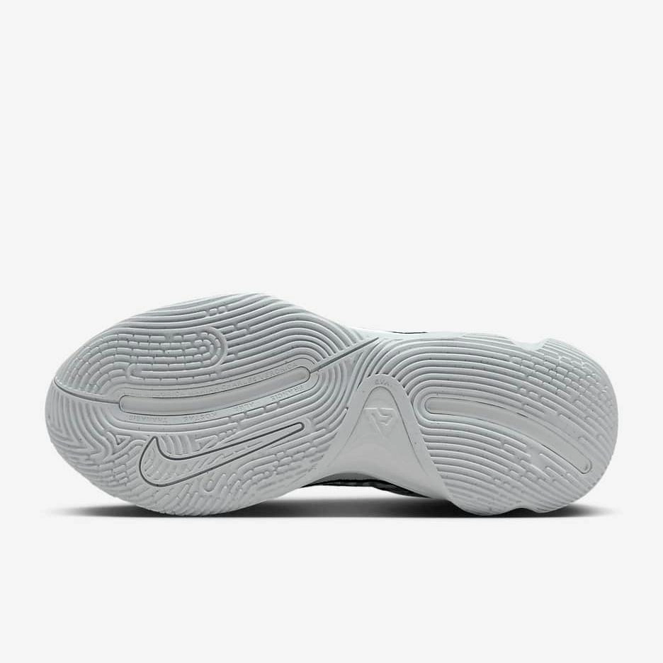 Breathable Jacquard Weave Freedom Move Nike Men's Giannis Immortality 4 Shoes - White / Pure Platinum / Black