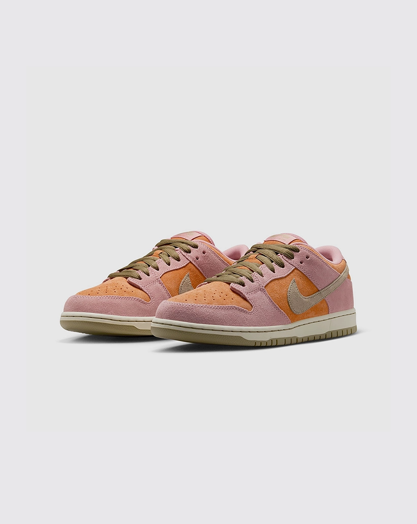 Nike SB Dunk Low Pro Shoe - Red Stardust/Monarch Trendy sneakers
