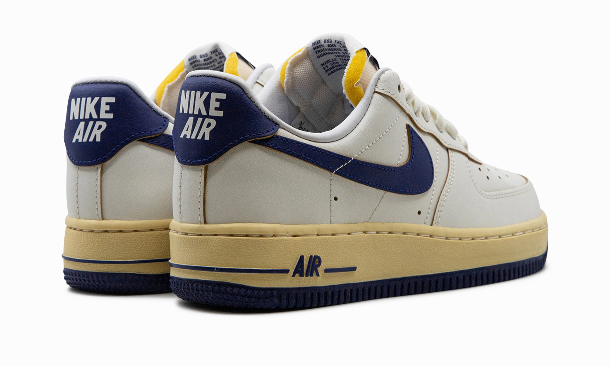 Clean Stitch AIR FORCE 1 '07 WMNS "Inside Out"