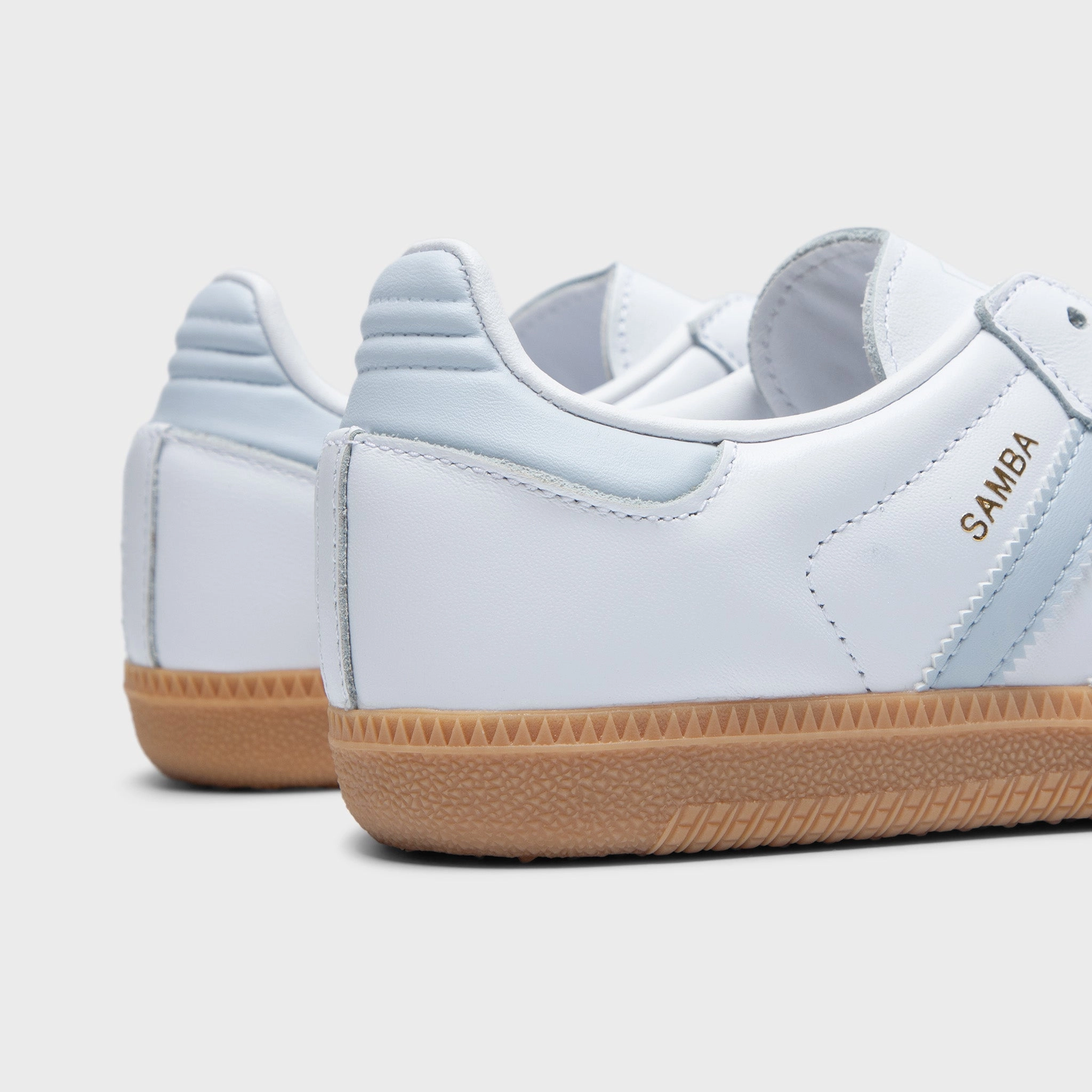 adidas Juniors' Samba OG White / Halo Blue - Gum Zip Up Closure Retro-inspired silhouette