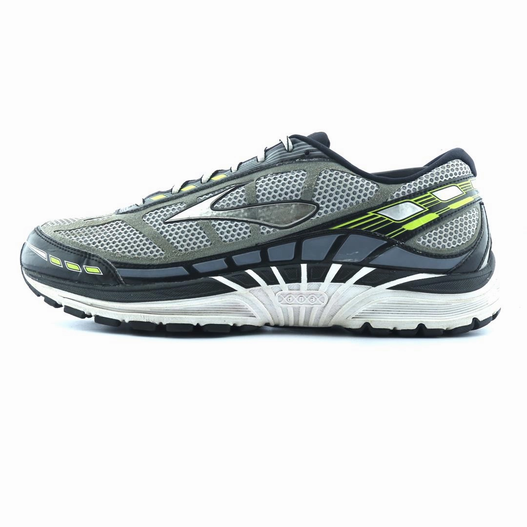 Multi Density Foam Layering BROOKS DYAD 8