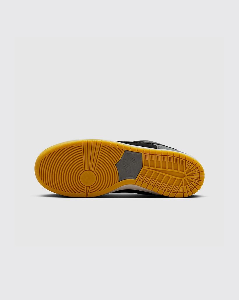 Nike SB Dunk Low Pro Shoe - Smoke Grey/Black Impact Resistant Heel Cup Plush Touch