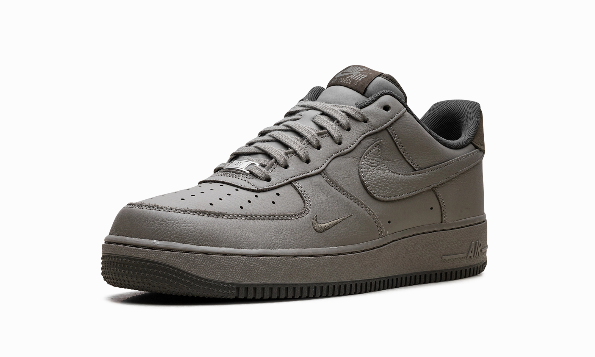 Air Force 1 Low '07 LV8 "Light Army Cargo Khaki" Studded Trim Fit Feel