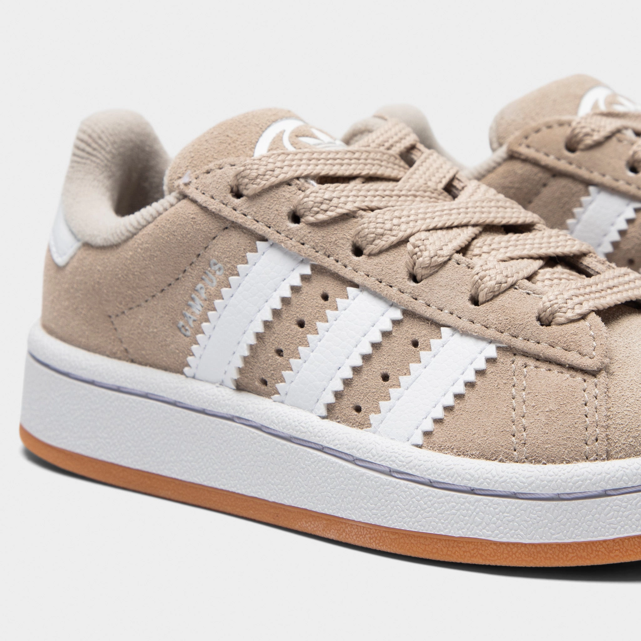 Sneaker Auctions LeatherUpper adidas Children's Campus 00s Wonder Beige / White - Gum