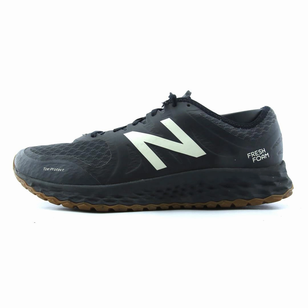 running in a arch bridge area shoes NEW BALANCE  FRESH FOAM KAYMIN TRL