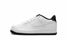 Soft Focus Wear Everyday Air Force 1 ESS GS "White / Black"