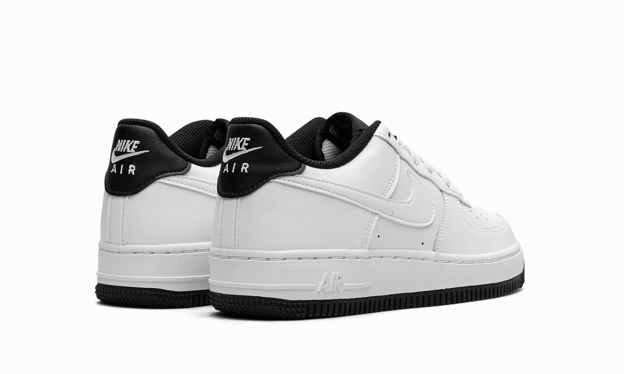Concert Style Outing Ready Air Force 1 ESS GS "White / Black"