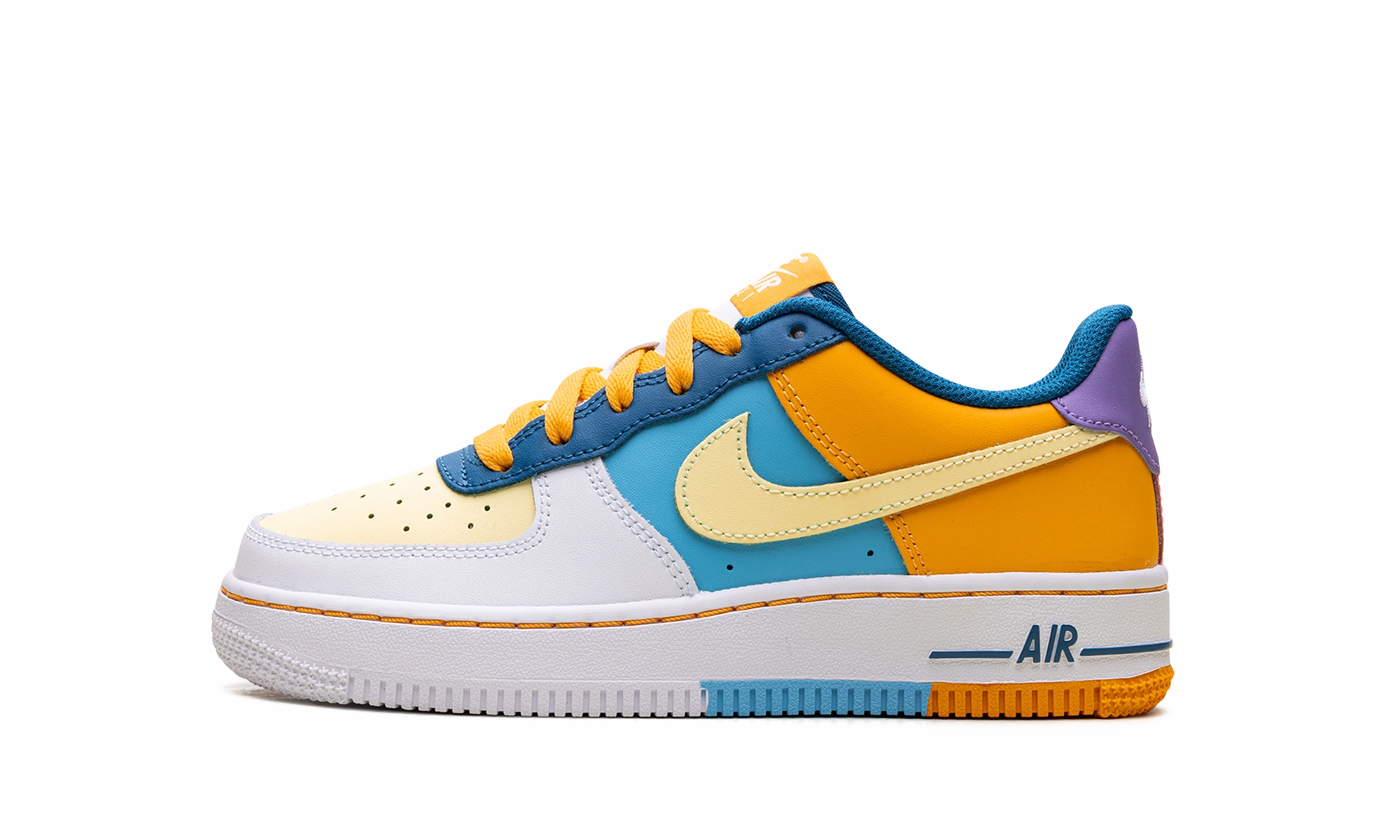 Shady Step FlexibleOutsole Grade School Nike AIR FORCE 1 LOW "WHAT THE AF1"
