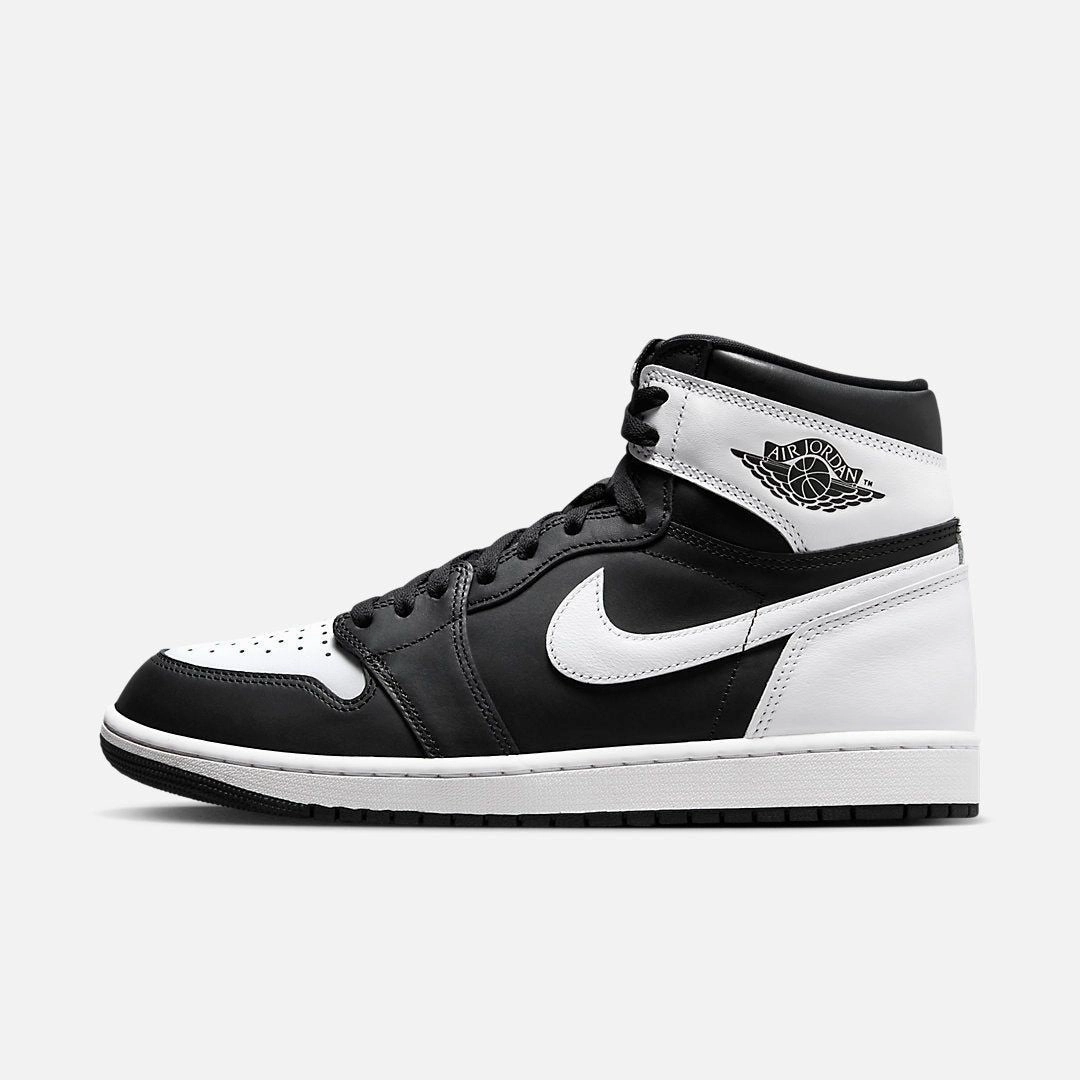 Marathon Mode Travel Nike Men's Air Jordan 1 Retro High OG Shoes - Black / White