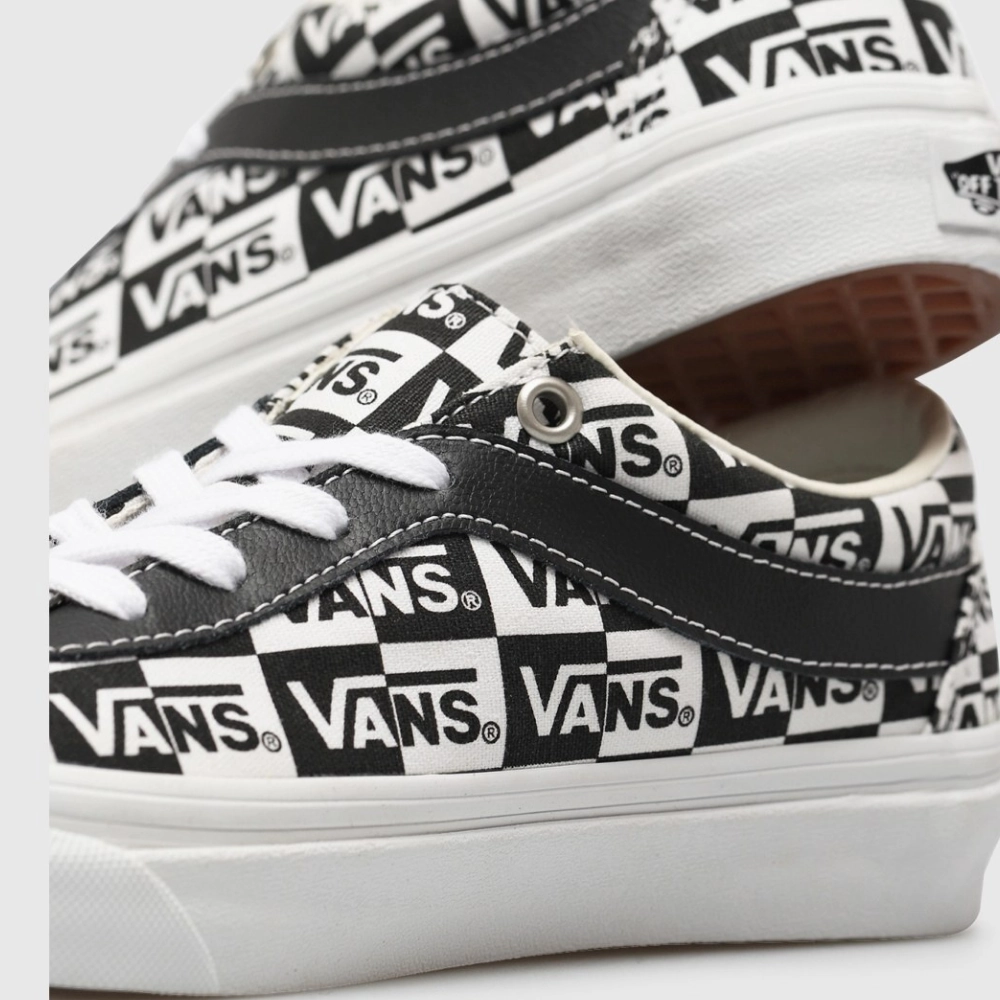 Cushion Layer Light   Weight Design Vans Men's Bold Ni Shoes - True White / Black