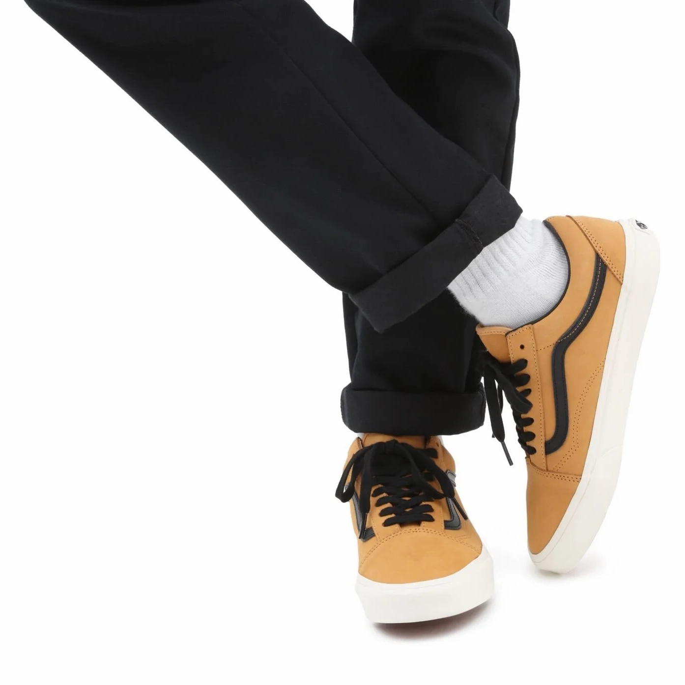 Vans Men's Old Skool Shoes - Nubuck Honey Gold / Black Sports Class