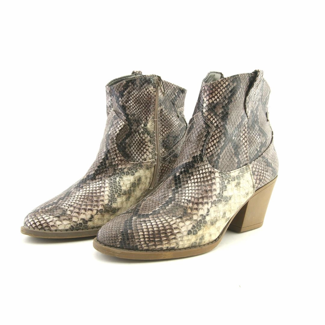 Luxury Edge Lace-up CROCHET .