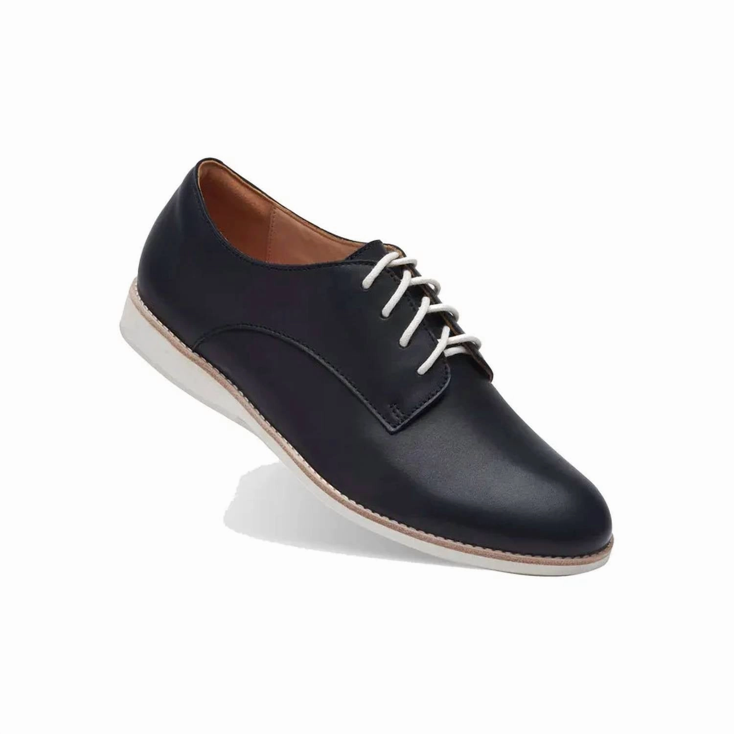Flexible Frame Clean Looker Women's Derby Shoes In Black